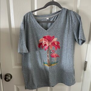 Source Unknown Women’s Gray Short Sleeve Tee with Pink Flamingo Design,Size XL
